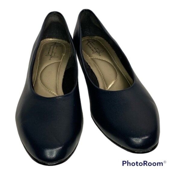Soft Style Angel Navy Blue Round Toe Cone Stacked Heel Slip On Comfort Pumps 7.5 - Picture 3 of 9